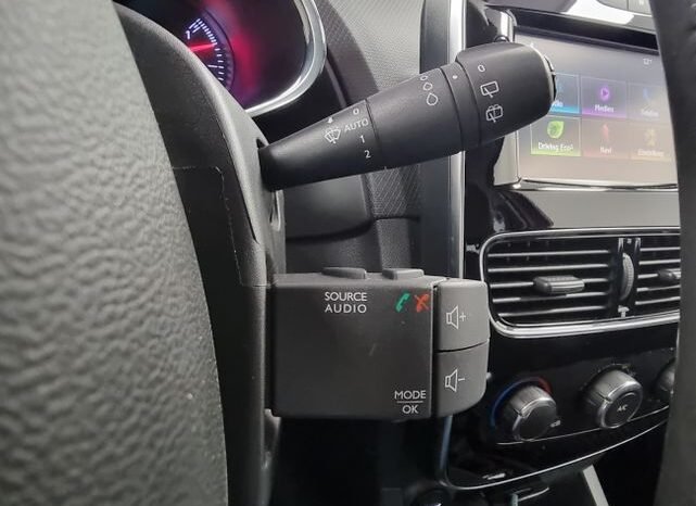 
								Renault Clio IV (Rot) full									