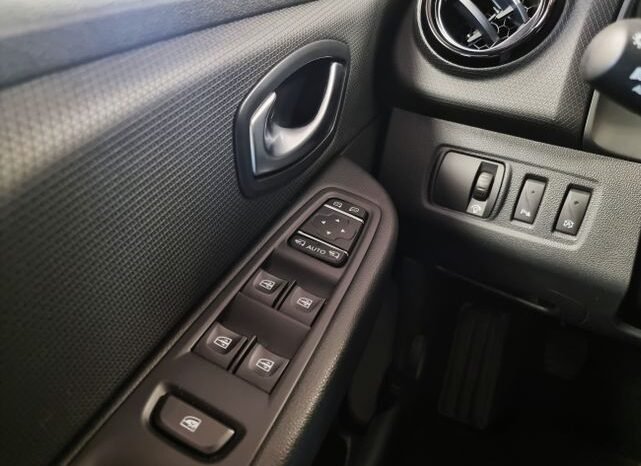 
								Renault Clio IV (Rot) full									