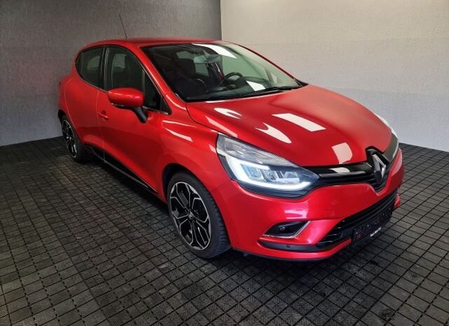 
								Renault Clio IV (Rot) full									