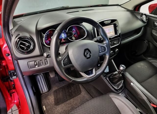 
								Renault Clio IV (Rot) full									