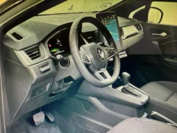 
										Renault Captur 1.3 TCE Hybrid 158 EDC Evolution full									