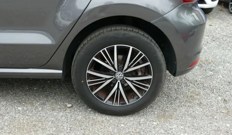 
								Volkswagen Polo 1.2 TSI 90 CH Match BVM5 – 2017 full									